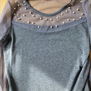 Gray pearl net top